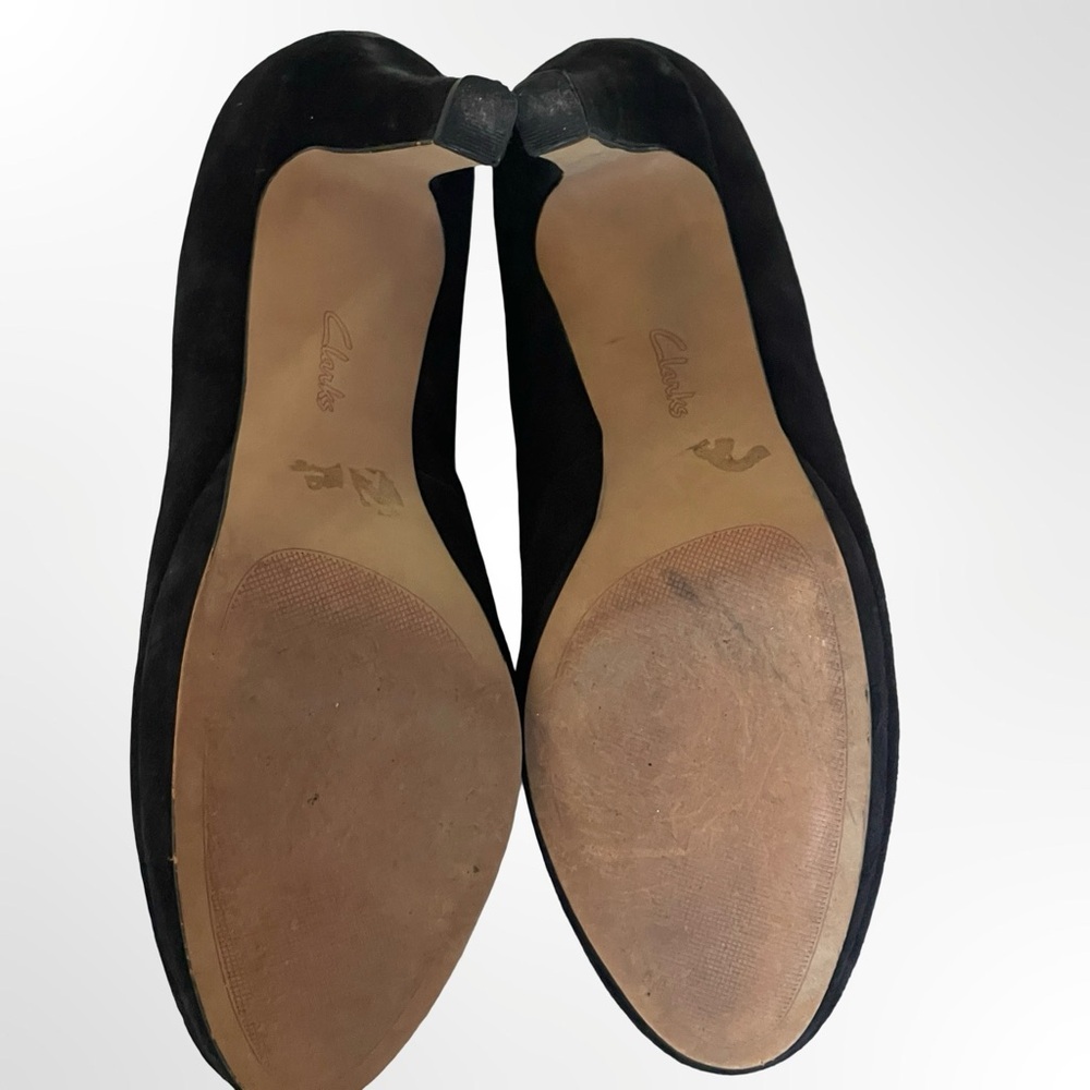 Clark's Artisan Women's Black Suede Mid-Heel Pumps in size 7.5 - Picture 6 of 9